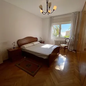 bilocale-vista-mare-sanremo.hotelitalianriviera.com/